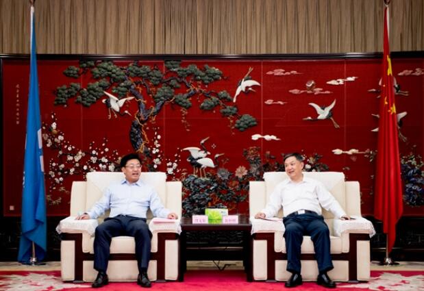 溫樞剛會(huì)見云南能投集團(tuán)黨委書記、董事長段文泉