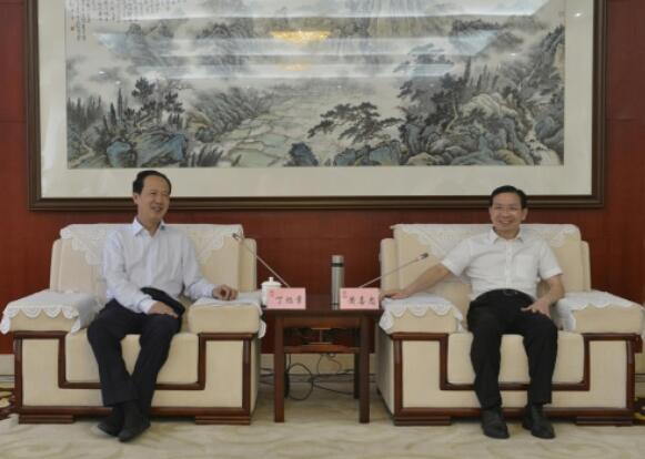 丁焰章拜會(huì)南昌市委副書(shū)記、市長(zhǎng)黃喜忠
