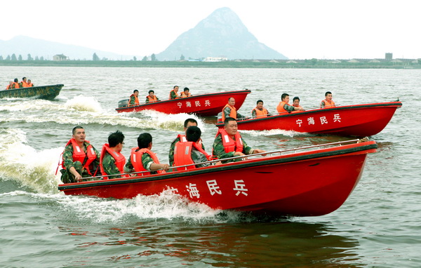國網(wǎng)寧?？h供電公司為“抗災(zāi)治患”在8個供電所均組建應(yīng)急救援隊
