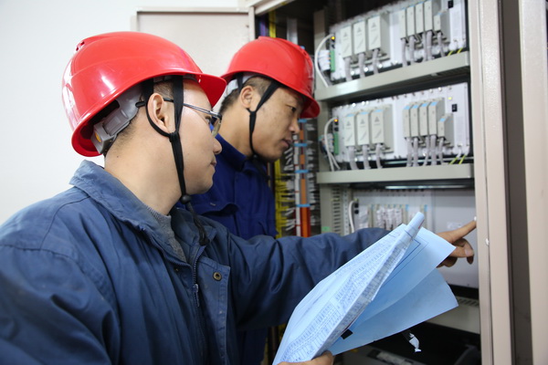 國網(wǎng)寧海縣供電公司：緊急消缺除隱患，筑牢電網(wǎng)“三防線”
