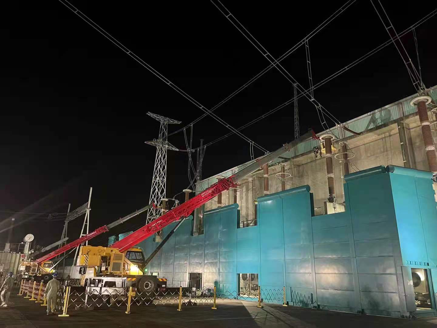 鄂電“鐵軍”：30個小時晝夜搶修作業(yè)，守護西電東送電網大動脈