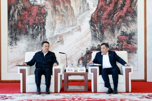 宋海良孫洪水與哈電集團(tuán)董事長(zhǎng)曹志安、總經(jīng)理吳偉章會(huì)談