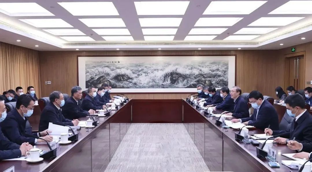 辛保安、張智剛與新疆維吾爾自治區(qū)、新疆生產(chǎn)建設兵團領導會談