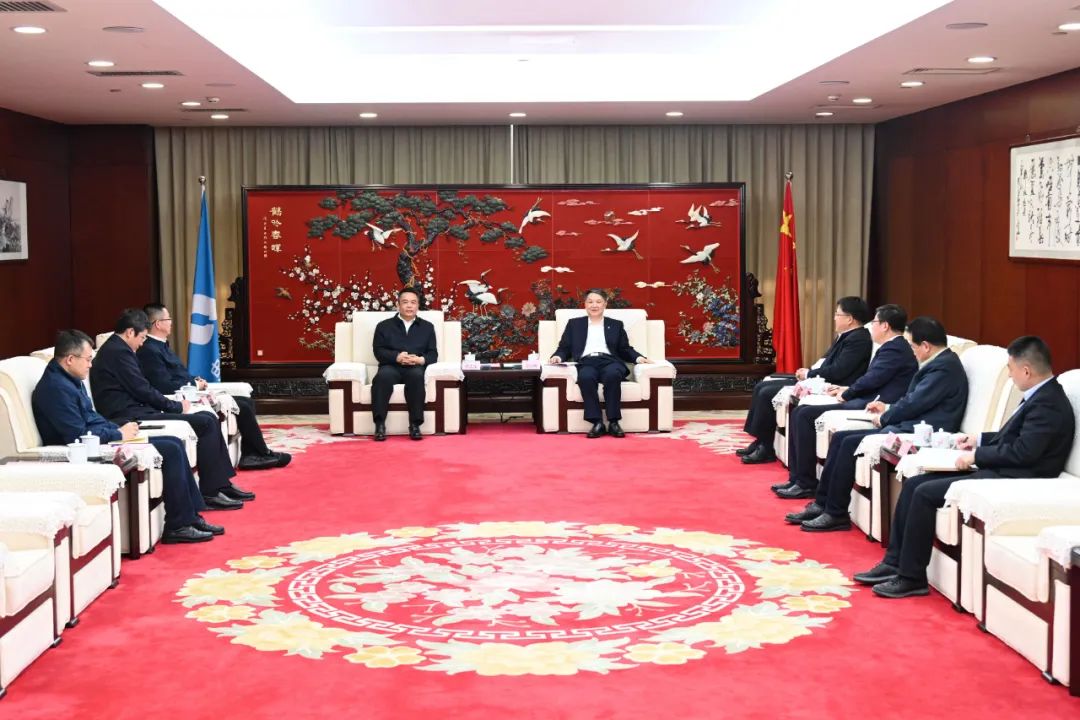 溫樞剛會(huì)見哈電集團(tuán)董事長(zhǎng)、黨委書記曹志安