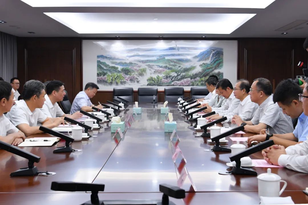 江毅拜會(huì)陳浩、南存輝并調(diào)研駐浙企業(yè)