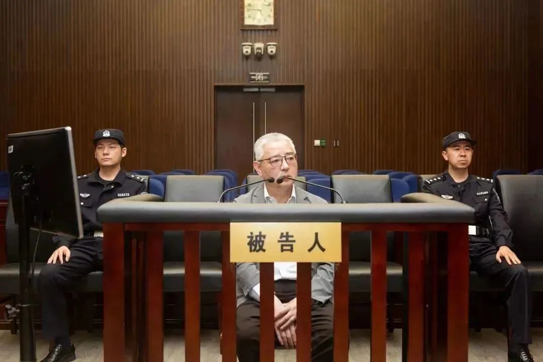被控受賄1.56億，原上海電氣集團(tuán)股份有限公司總裁、董事長(zhǎng)鄭建華受審
