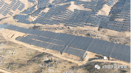 安泰科柔性太陽能光伏支架助力全國海拔最高、坡度最大光伏項目