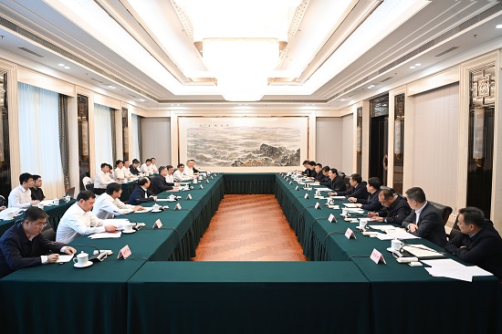 華能集團溫樞剛、鄧建玲拜會遼寧省委書記郝鵬