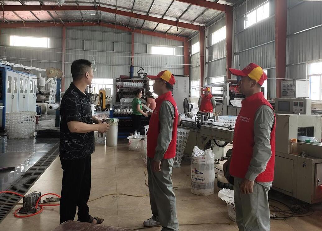 國網(wǎng)石首市供電公司“電”亮綠色經(jīng)濟，為企業(yè)降成本“支招”