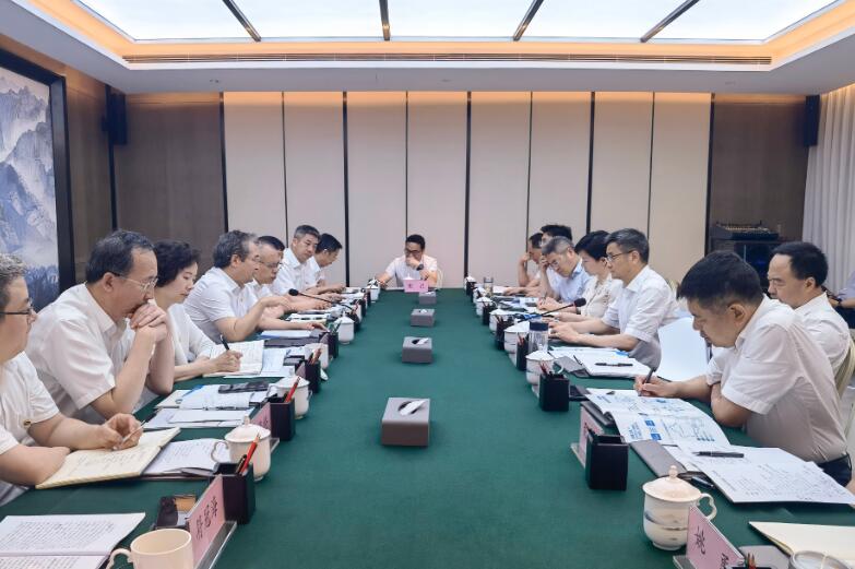 中國(guó)能建副總經(jīng)理吳云與襄陽(yáng)市委副書記、市長(zhǎng)王太暉會(huì)談