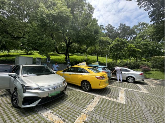 調(diào)查丨多地充電樁電價(jià)漲幅20%以上，分時(shí)電價(jià)與行業(yè)競(jìng)爭(zhēng)多方博弈