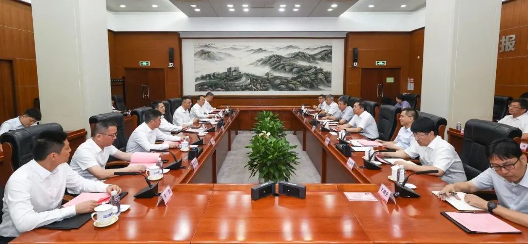 中核集團黨組副書記、總經(jīng)理顧軍會見蘇州市委副書記、市長吳慶文一行