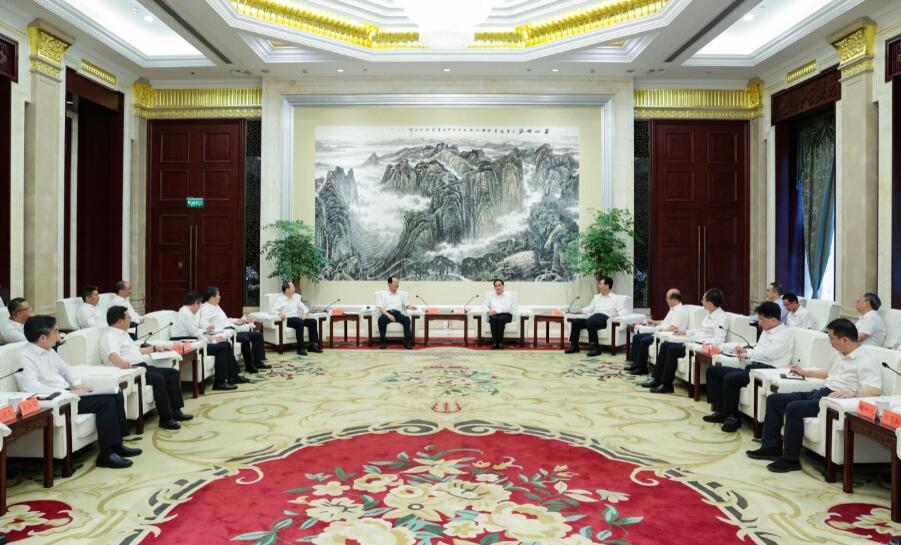 中國電建黨委書記、董事長丁焰章拜會貴州省委書記徐麟、省長李炳軍