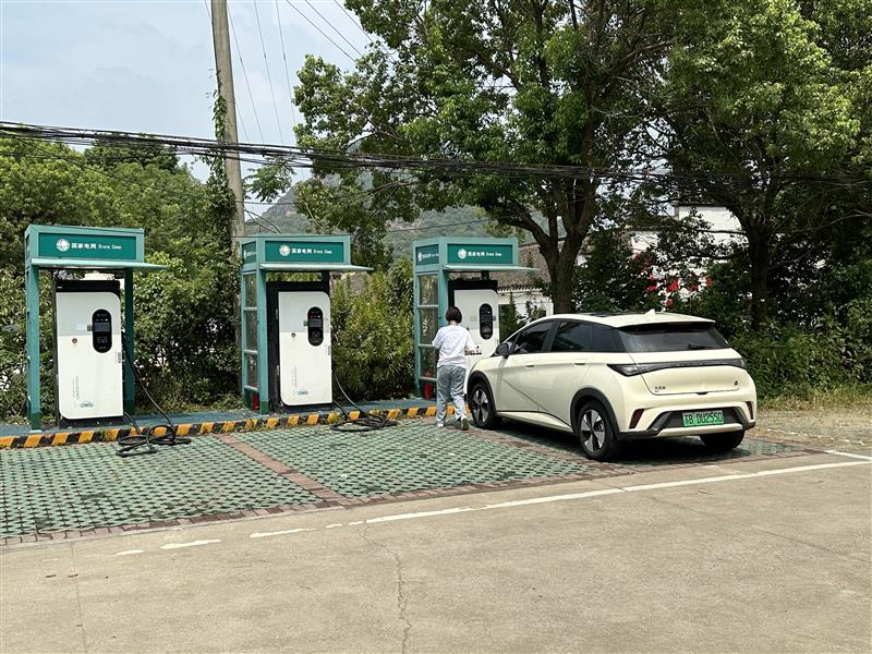 各類政策支持新能源汽車和充電樁下鄉(xiāng)，但村里真的需要這么多充電樁嗎?