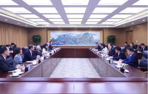 國(guó)家電網(wǎng)與香港中電集團(tuán)推動(dòng)清潔能源開發(fā)利用、促進(jìn)新能源發(fā)展等方面深化合作
