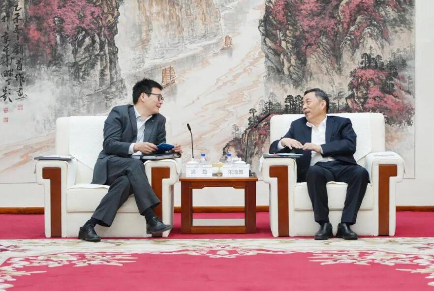 中國(guó)能建黨委書記、董事長(zhǎng)宋海良與上海電氣集團(tuán)黨委書記、董事長(zhǎng)吳磊會(huì)談