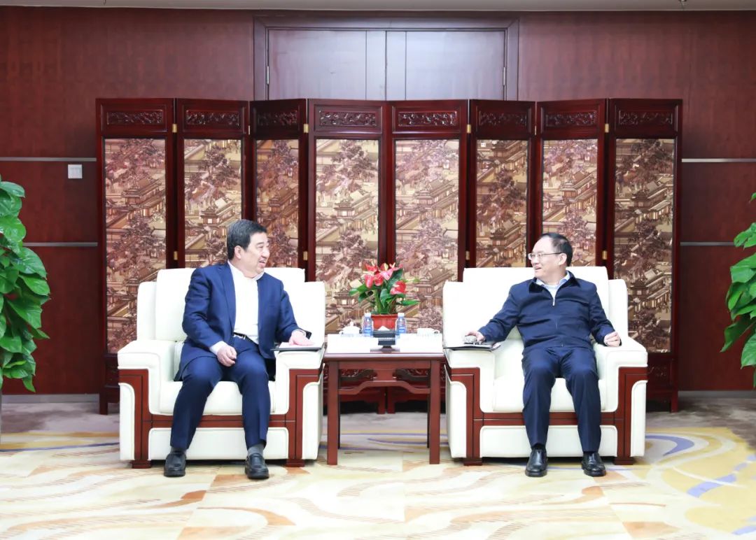 中國電氣裝備白忠泉董事長、周群總經(jīng)理拜訪中鋁集團董事長段向東、總經(jīng)理王石磊