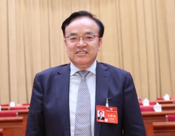 全國(guó)政協(xié)常委張來(lái)斌：系統(tǒng)思維引領(lǐng)能源轉(zhuǎn)型與安全，確?！半p碳”目標(biāo)順利實(shí)現(xiàn)