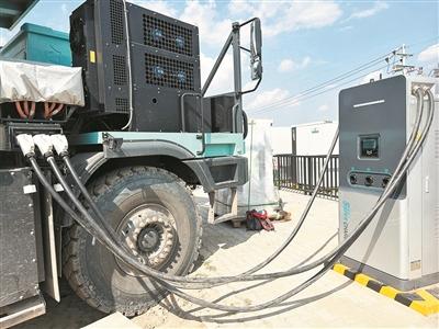 “1分鐘30度”，新能源重卡充電提速