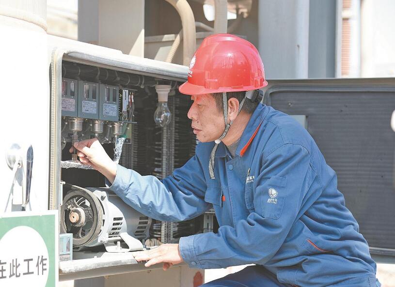 【國網(wǎng)楷?！垮X建華：把守護電網(wǎng)安全當作一生的事業(yè)
