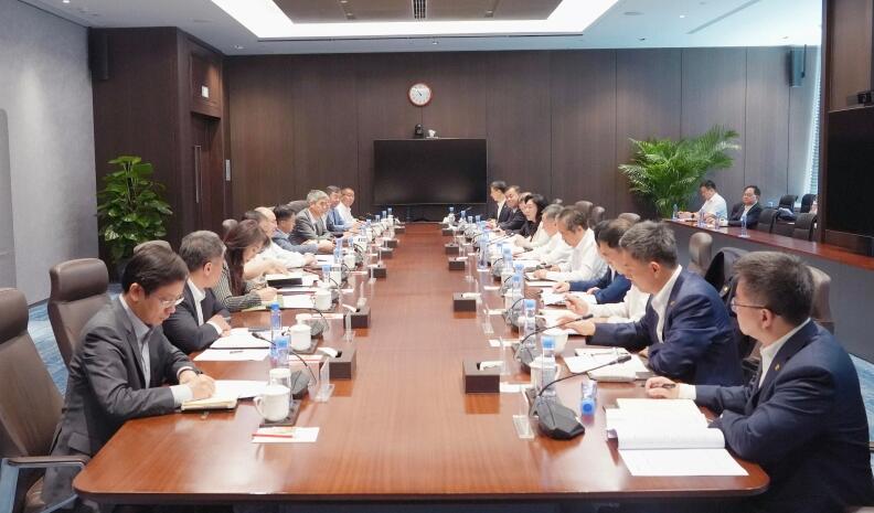 中國能建黨委書記、董事長宋海良與中信集團黨委書記、董事長奚國華會談