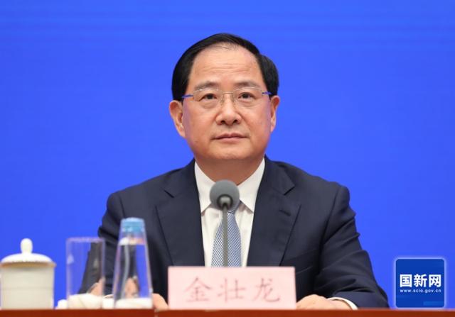 工信部部長(zhǎng)金壯龍：圍繞六大方向，超前布局未來(lái)產(chǎn)業(yè)