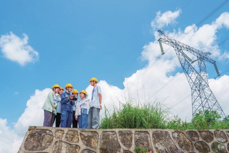 南方電網2024年港澳大學生、臺灣青年暑期實習項目圓滿結束