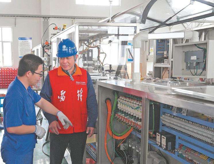 朱政委：當好客戶“電管家”，及時高效解難題