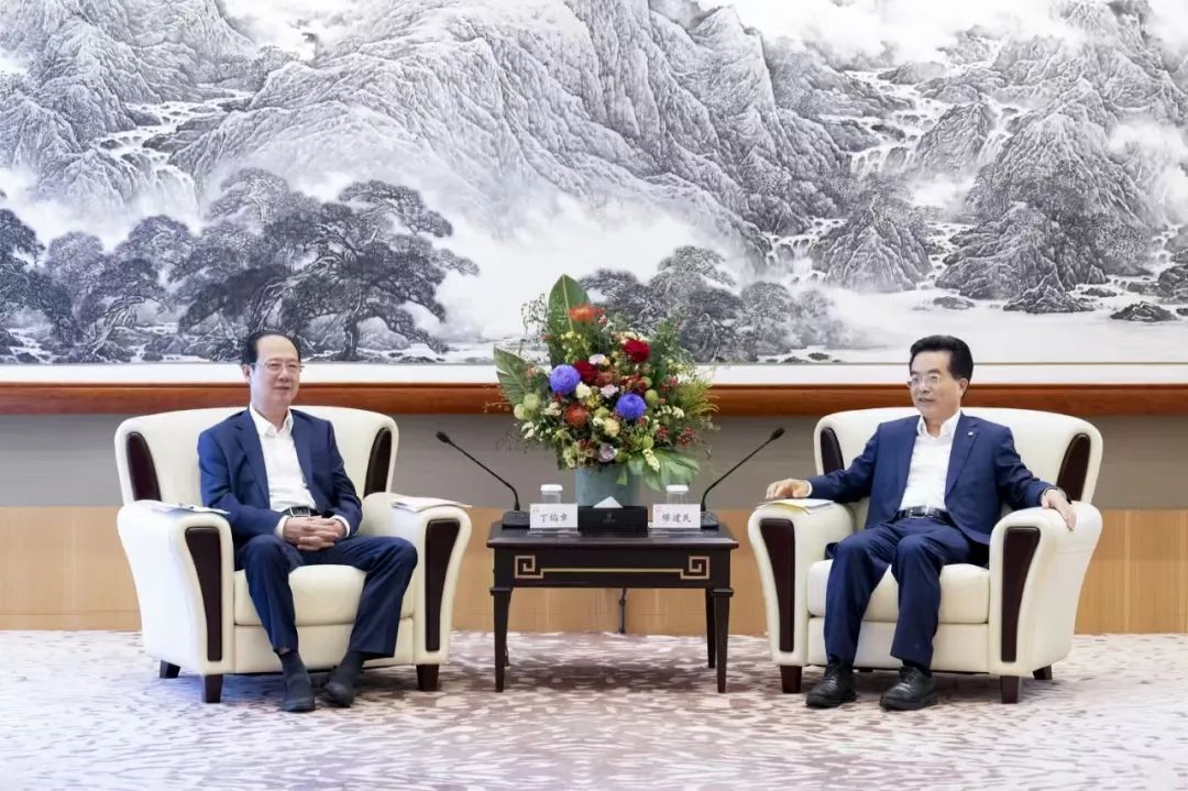 中國(guó)電建黨委書記、董事長(zhǎng)丁焰章赴香港開展系列商務(wù)活動(dòng)并調(diào)研駐港項(xiàng)目
