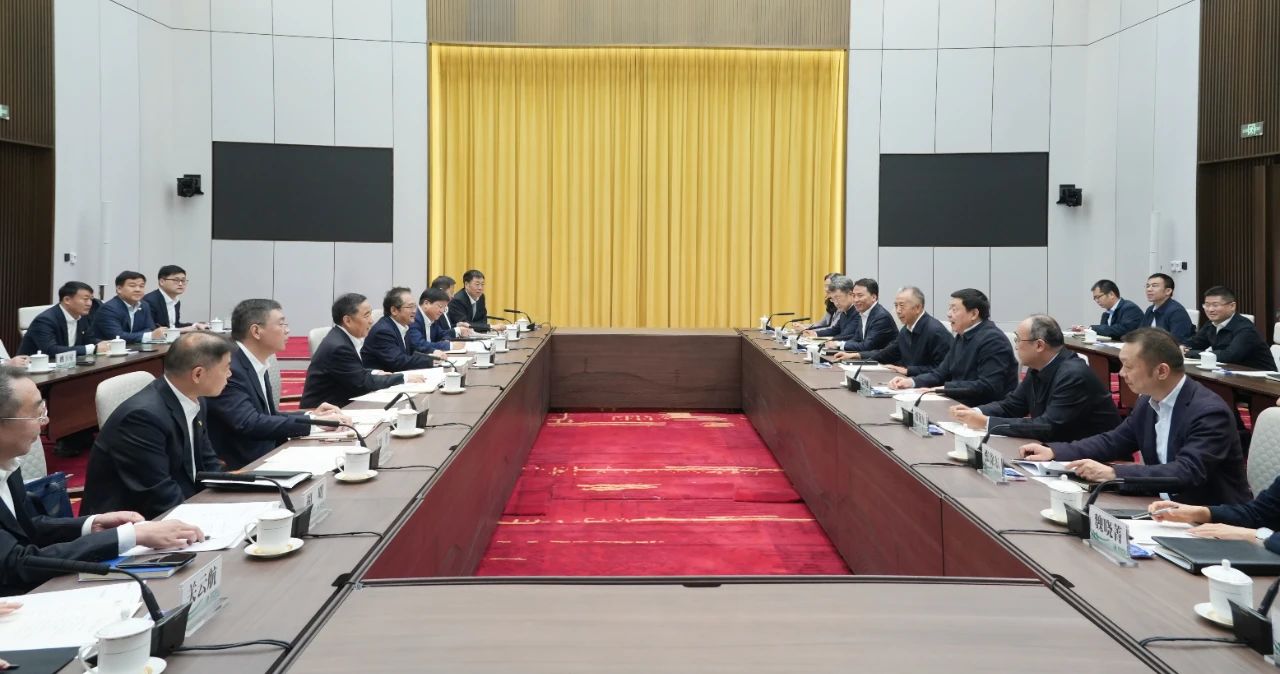 中國能建黨委書記、董事長宋海良與國家電網(wǎng)董事長、黨組書記張智剛會談