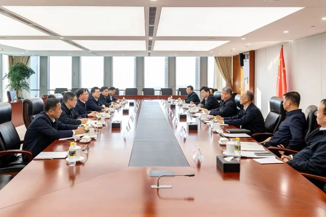 國家能源集團黨組書記、董事長劉國躍與中國大唐黨組副書記、總經(jīng)理張傳江會談