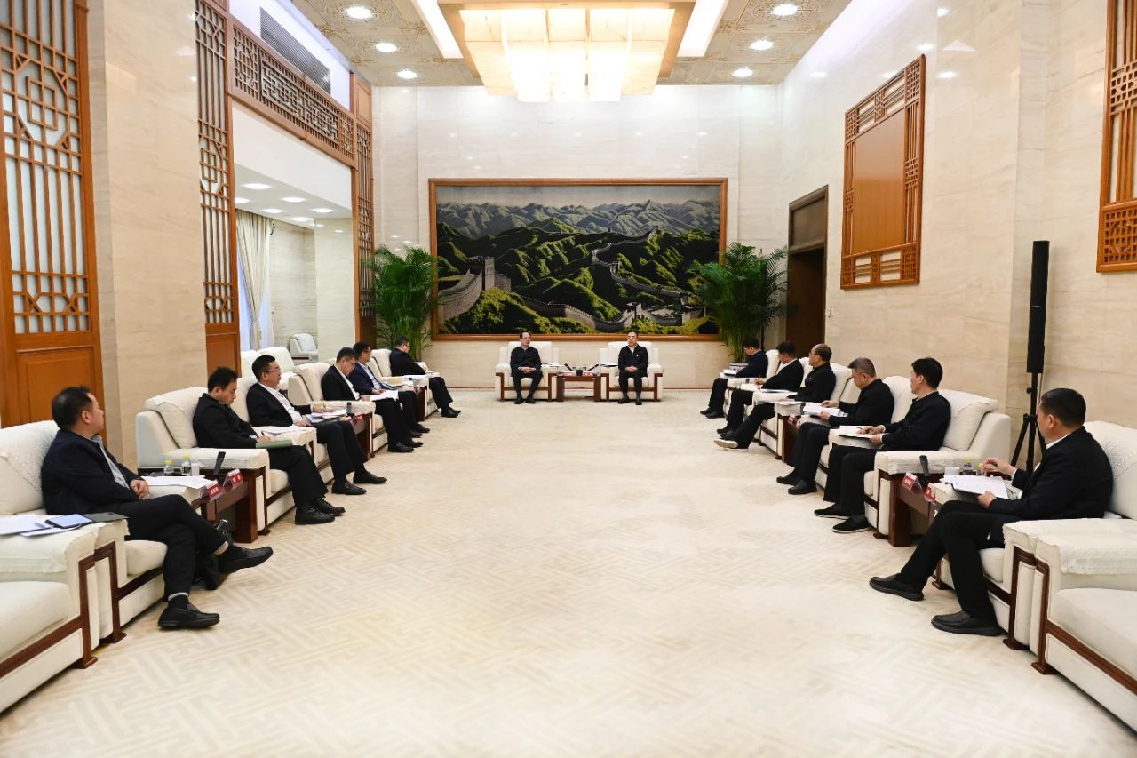 大唐集團黨組書記、董事長鄒磊與中國電建黨委書記、董事長丁焰章會談