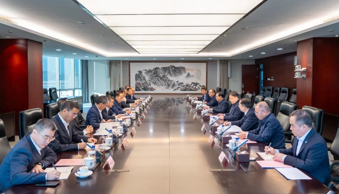華電集團(tuán)黨組書記、董事長江毅會(huì)見中國中車黨委書記、董事長孫永才